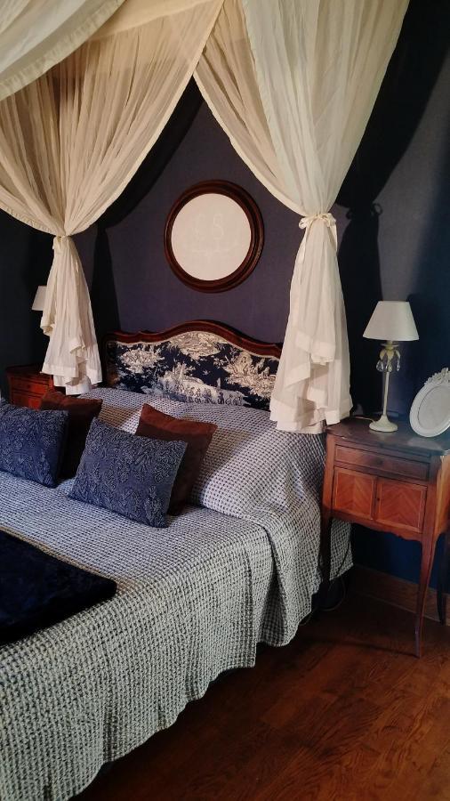 Logis Les Remparts Bed & Breakfast Bayeux Bagian luar foto