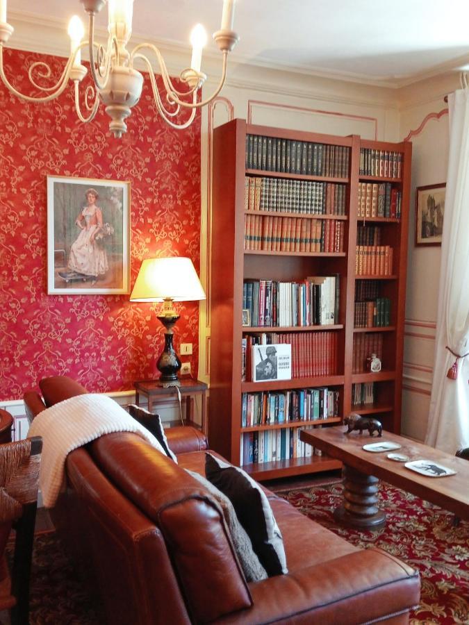 Logis Les Remparts Bed & Breakfast Bayeux Bagian luar foto
