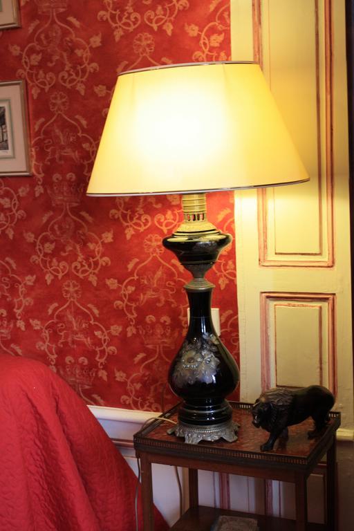 Logis Les Remparts Bed & Breakfast Bayeux Bagian luar foto