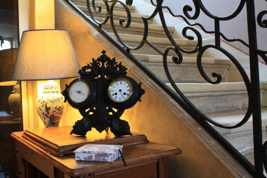 Logis Les Remparts Bed & Breakfast Bayeux Bagian luar foto